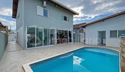 CASA à venda com piscina e 4 quartos em Peruíbe, no bairro Cidade Nova Peruíbe