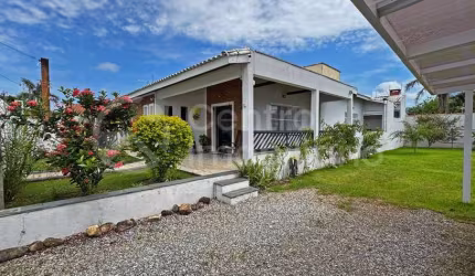 CASA à venda com 3 quartos em Peruíbe, no bairro Stella Maris