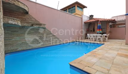 CASA à venda com piscina e 6 quartos em Peruíbe, no bairro Jardim Ribamar