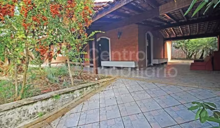 CASA à venda com 6 quartos em Peruíbe, no bairro Jardim Imperador