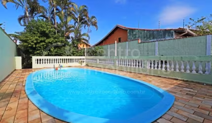 CASA à venda com piscina e 1 quartos em Peruíbe, no bairro Maria H Novaes