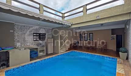 CASA à venda com piscina e 3 quartos em Peruíbe, no bairro Cidade Nova Peruíbe