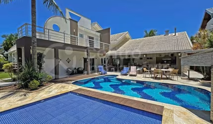 CASA à venda com piscina e 6 quartos em Peruíbe, no bairro Bougainvillee II
