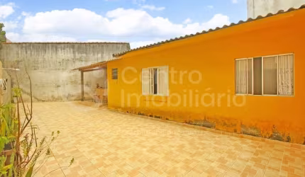 CASA à venda com 3 quartos em Peruíbe, no bairro Centro