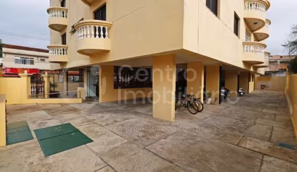 APARTAMENTO à venda com 3 quartos (1 suítes) em Peruíbe, no bairro Centro