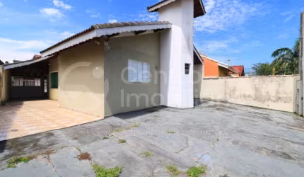 CASA à venda com 2 quartos em Peruíbe, no bairro Jardim Beira Mar