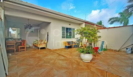 CASA à venda com 2 quartos em Peruíbe, no bairro Parque Turistico