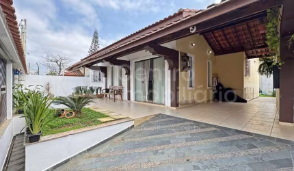 CASA à venda com 3 quartos em Peruíbe, no bairro Stella Maris