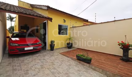 CASA à venda com 2 quartos em Peruíbe, no bairro Vila Erminda