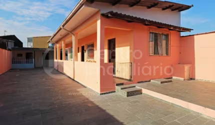 CASA à venda com 1 quartos em Peruíbe, no bairro Bairro dos Prados