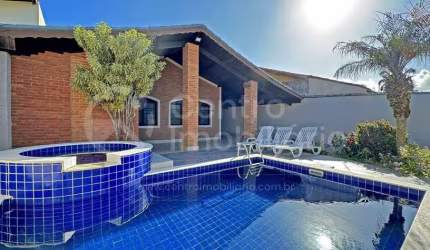 CASA à venda com piscina e 4 quartos em Peruíbe, no bairro Stella Maris