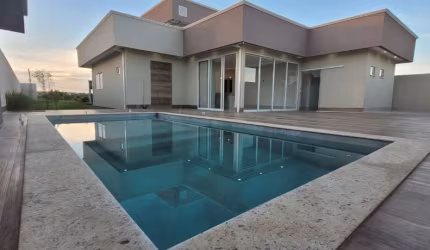 Casa de 03 Quartos para venda no Condominio Marinas di Caldas em Caldas Novas-GO
