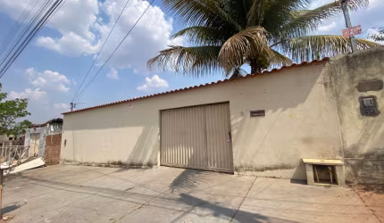 Casa de 03 quartos para venda no Setor Parque Real em Caldas Novas-GO