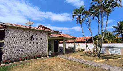 Casa para Venda em Saquarema, Boqueirão, 7 dormitórios, 2 suítes, 5 banheiros, 2 vagas