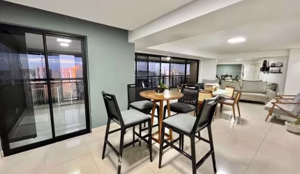 Apartamento no Francisco de Goya com 3 suítes e varanda gourmet. Andar Alto e andar privativo.