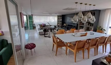 Apartamento com 4 suítes - Alto padrão e moveis projetados) no Tirol.