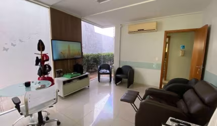 Imóvel misto (comercial e residencial) no bairro do Tirol com 373m²
