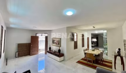 Casa Ampla e elegante para Locação no Bairro Tirol com perfil comercial.