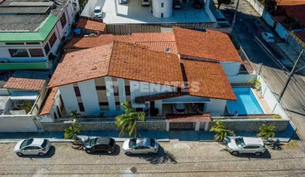 Imóvel de Esquina no Tirol, Ideal para Uso Comercial, 4 quartos, 4 salas , piscina