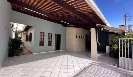 Casa em condomínio fechado em Nova Parnamirim no Tom Jobim.