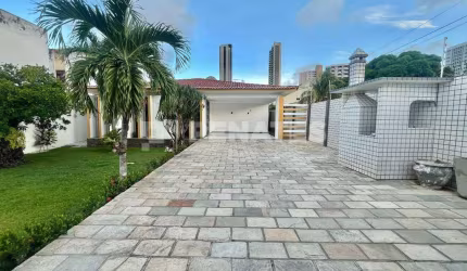 Casa em Candelária proximo ao Natal Shopping e UFRN para locação.