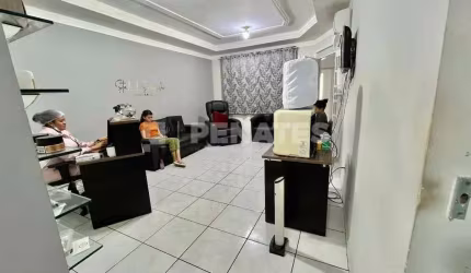 Oportunidade de Casa Comercial em Candelária, próximo ao Natal Shopping e Carrefour.