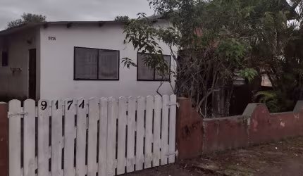 Sobrado para venda possui 200 metros quadrados com 2 quartos em Peruibe