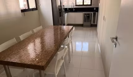 Apartamento para aluguel e venda tem 230 metros quadrados com 3 quartos