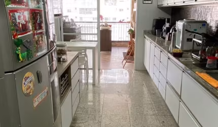 Apartamento a venda no bairro da Aclimação com 194 metros com 3 suítes e vagas