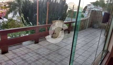Casa para venda com 440 metros quadrados com 4 quartos em São Francisco - Niterói - RJ
