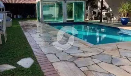 Casa para venda tem 410 metros quadrados com 3 quartos em Camboinhas - Niterói - RJ