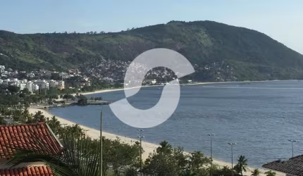 Casa Condomínio com 5 quartos, sendo 3 suítes e 2 vagas