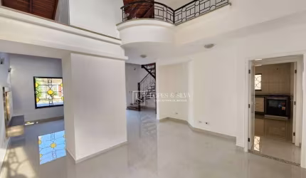 Casa para Alugar com 3 Suítes em Condomínio, localizada no Bairro Vila Santista, Atibaia, SP