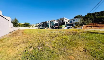 Terreno à venda, 707 m² por R$ 800.000,00 - Condomínio Figueira Garden - Atibaia/SP