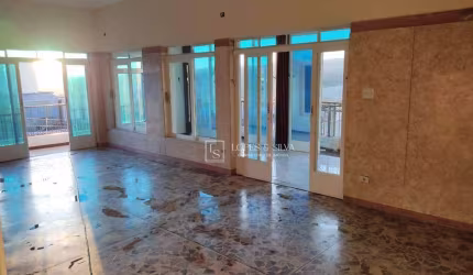Salão com 250m² Piso Superior para Locação localizado no Centro de Atibaia, SP