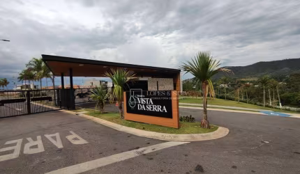 Terreno com 360m² à Venda no Condomínio Vista da Serra, Atibaia, SP