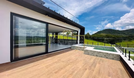 Casa de Condomínio com 3 Quartos e 5 banheiros à Venda, 346 m² por R$ 2.360.000