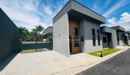 Casa com 3 Suítes Térrea à Venda localizada no Bairro Chácaras Interlagos, Atibaia, SP