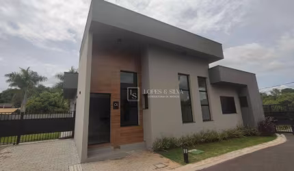 Casa com 3 Suítes Térrea à Venda localizada no Bairro Chácaras Interlagos, Atibaia, SP