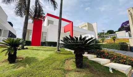 Casa com 3 Suítes disponível para Locação localizado no condomínio Figueira Garden, Atibaia, SP.