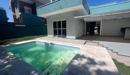 Casa Térrea à venda com 3 dormitórios, sendo 1 suíte em Condomínio, Atibaia, SP.
