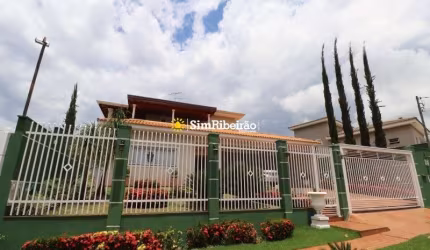 Casa a venda no condomínio Royal Park. Bairro Royal Park.