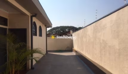 Casa a venda no Bairro Jardim São Luiz.