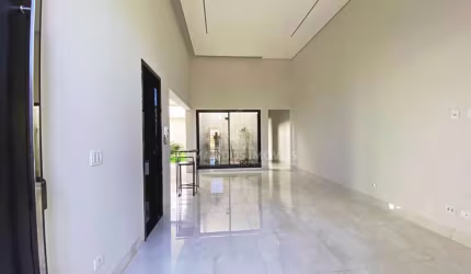 Vendo Casa com 3 Suítes, piscina, excelente acabamento, Bairro Grand Ville