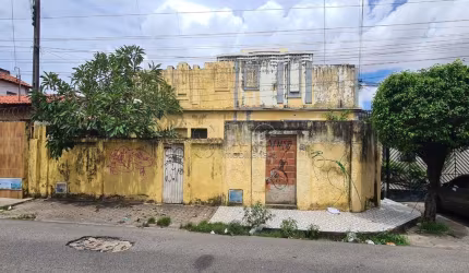 Casa com 2 quartos à venda na Senador Alencar, 1301, Centro, Fortaleza por R$ 200.000