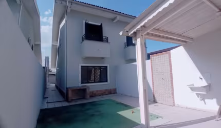 Sobrado Próximo á Praia! 2 Dormitórios!