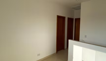 Casa Nova com 2 Dormitórios e Quintal privativo!