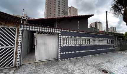 Casa Isolada a Venda em Praia Grande!