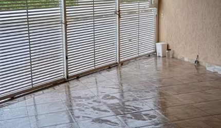Casa Triplex a venda em Praia Grande!
