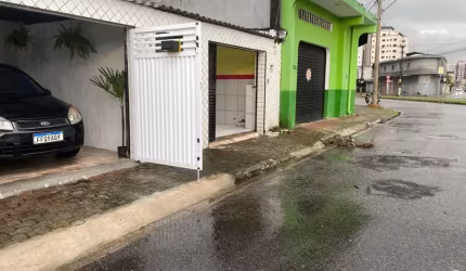 Casa Individual a Venda em Praia Grande!